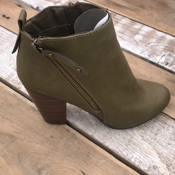 *NEW* Olive Ankle Booties - Picture 2 of 2